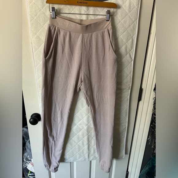 Victoria secret sweatsuit - Picture 5 of 7